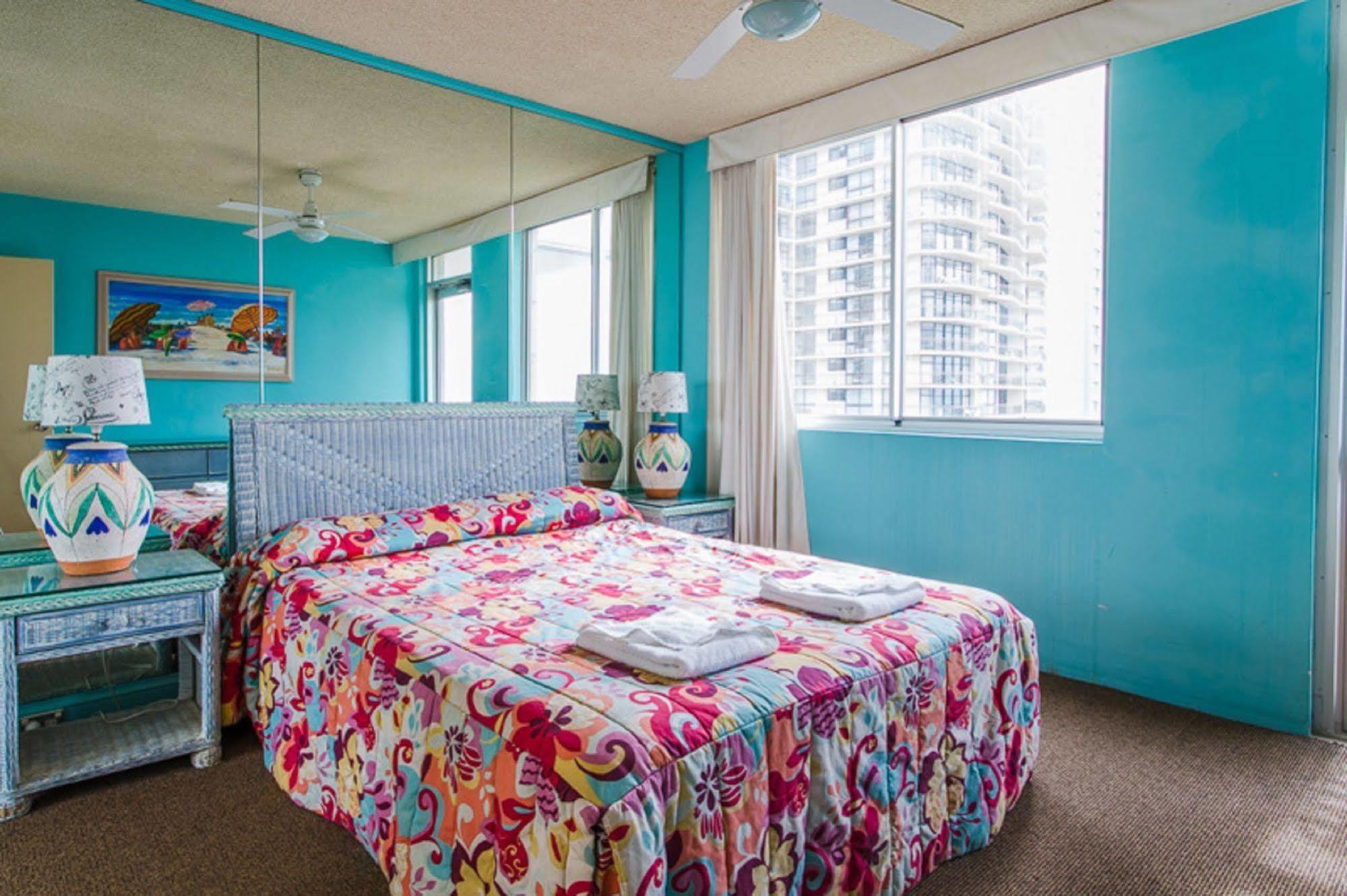Suntower Holiday Apartments โกลด์โคสต์ ภายนอก รูปภาพ